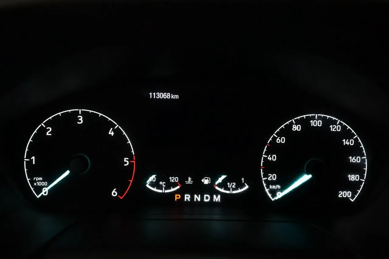 Vehicle image 16