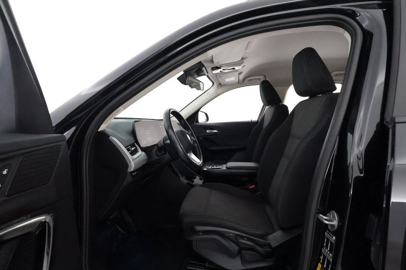 BMW iX1 bild 10