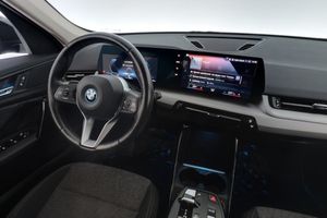 BMW iX1 bild 14