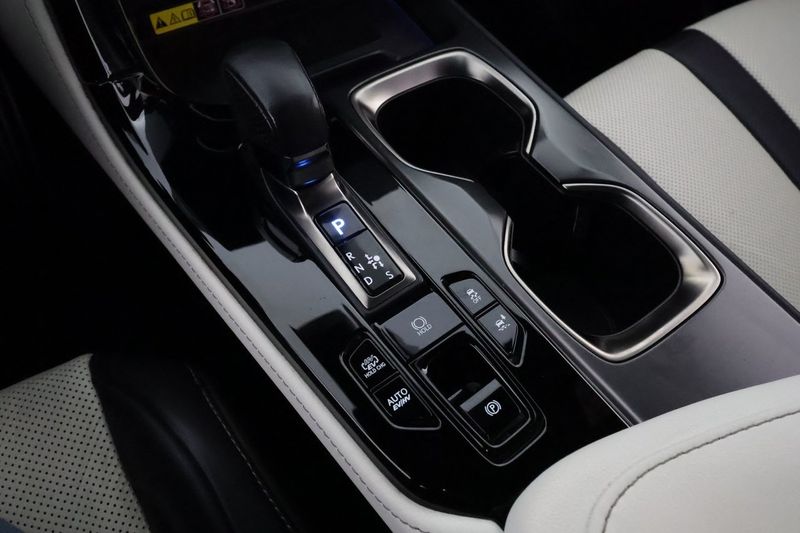 Lexus NX bild 24