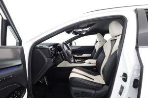 Lexus NX bild 10