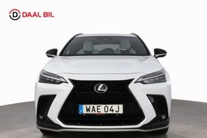 Lexus NX bild 2