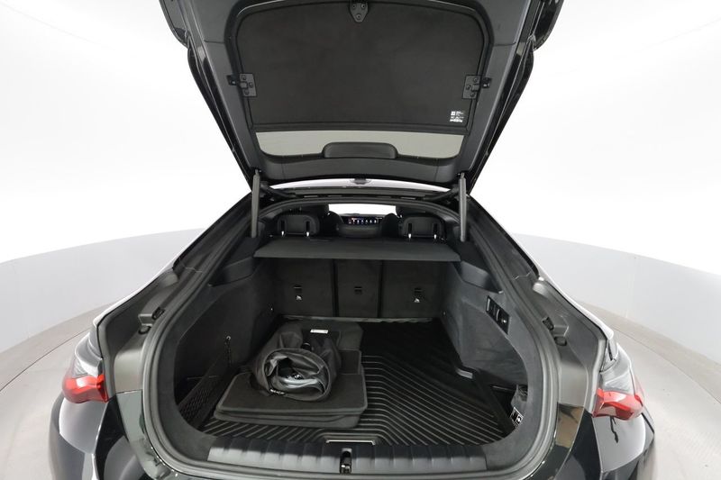BMW i4 bild 26