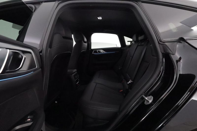 BMW i4 bild 12