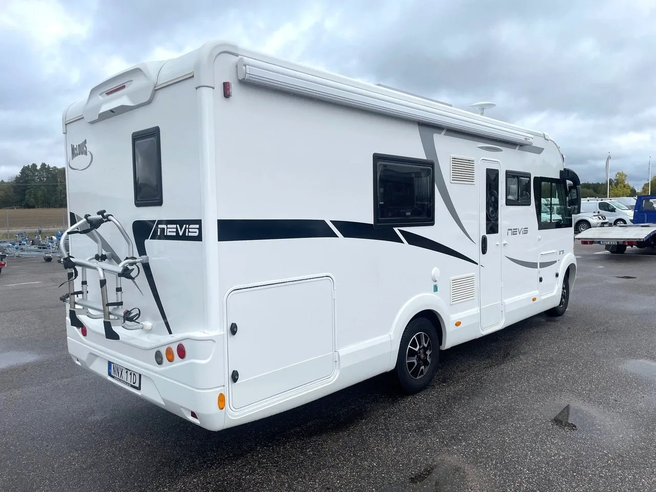 Vehicle image 25