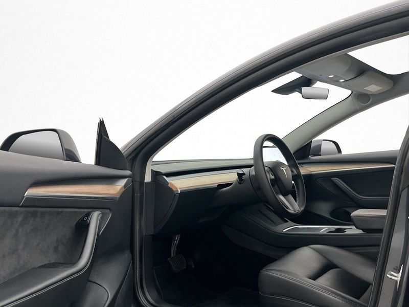 Tesla Model 3 bild 10