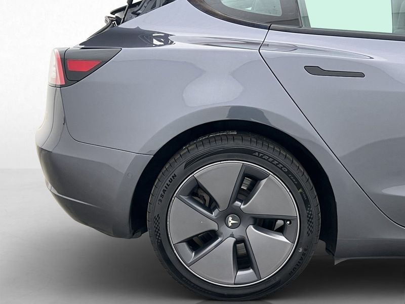 Tesla Model 3 bild 32