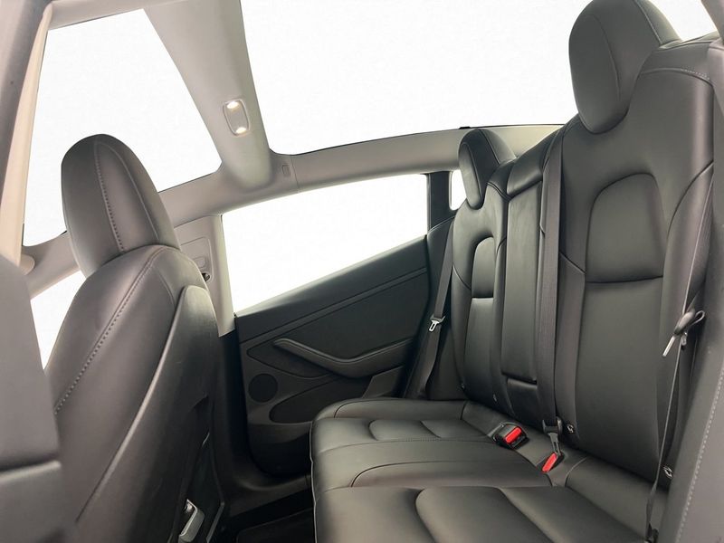 Tesla Model 3 bild 26
