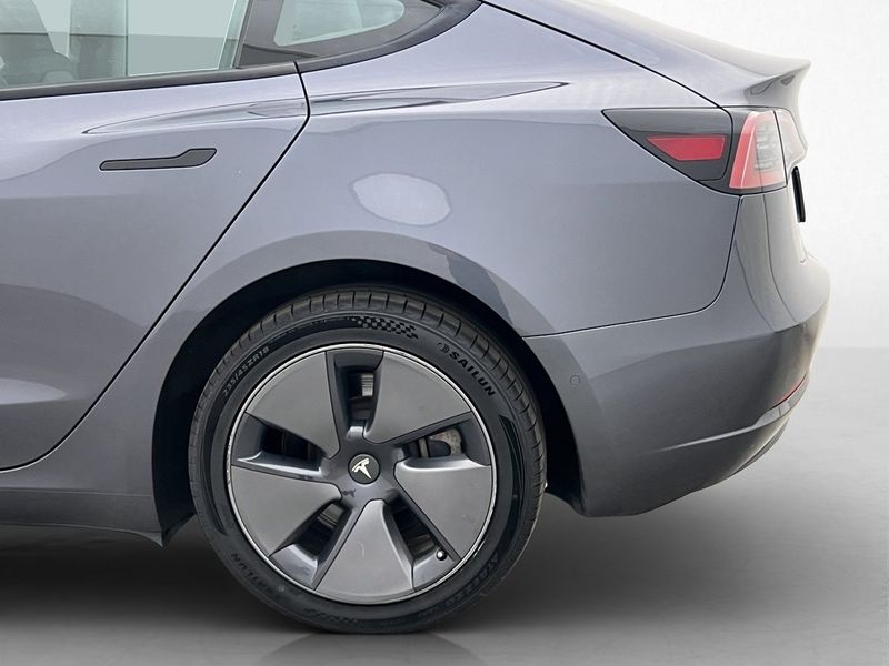 Tesla Model 3 bild 31