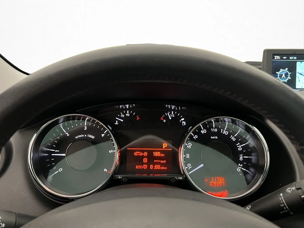 Vehicle image 15