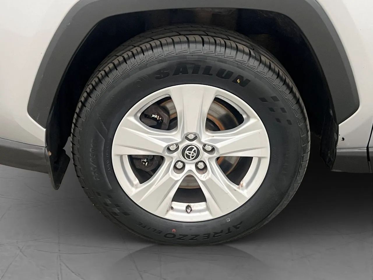 Vehicle image 25
