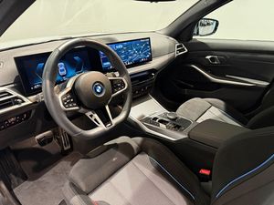 BMW 330 bild 11
