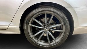 Volkswagen Passat bild 6