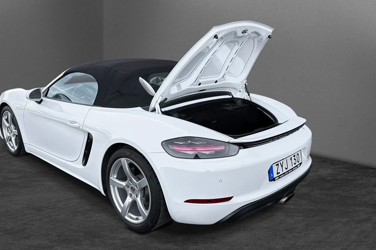 Vehicle image 20
