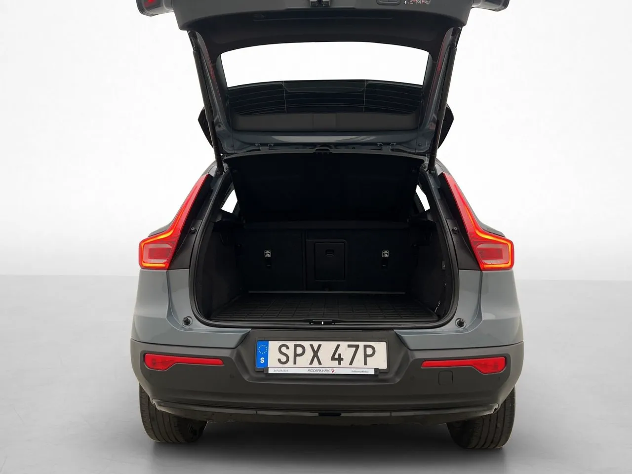 Vehicle image 32