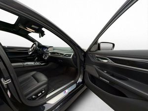 BMW 750 bild 29