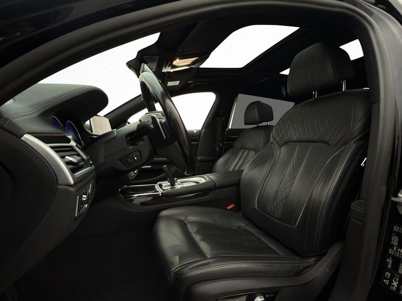 BMW 750 bild 12