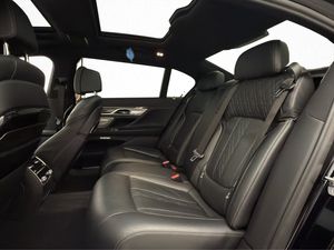 BMW 750 bild 31