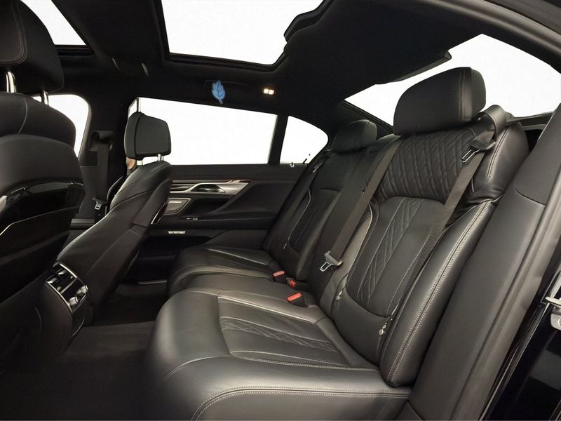 BMW 750 bild 31