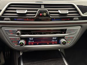 BMW 750 bild 27