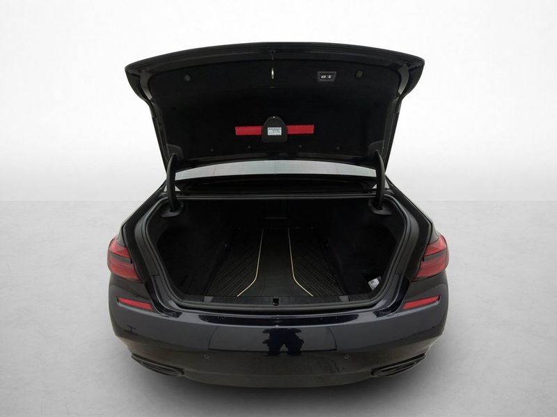 BMW 750 bild 32