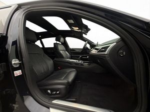 BMW 750 bild 30