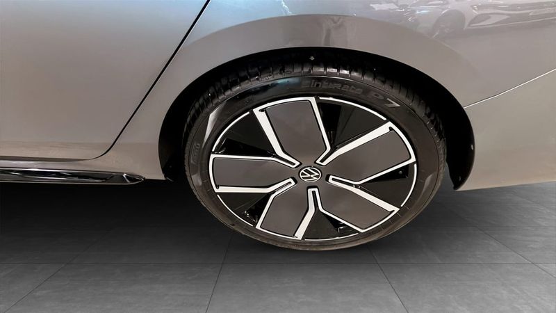 Volkswagen Passat bild 7