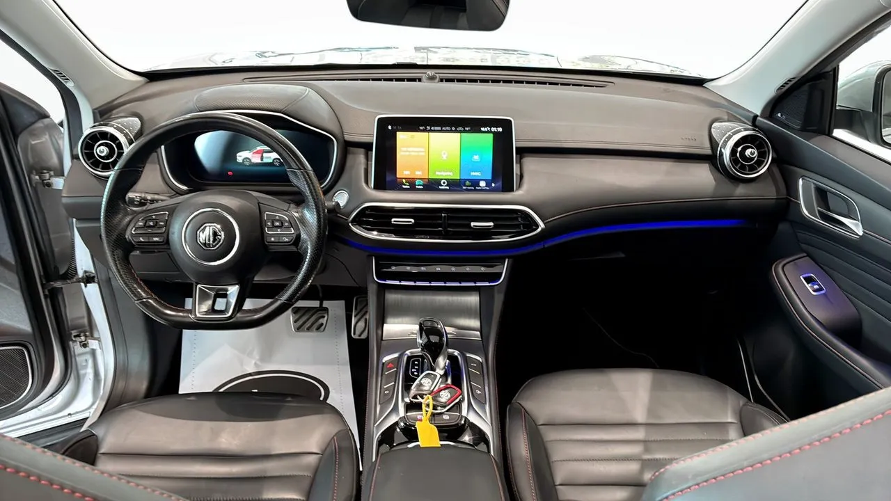 Vehicle image 3