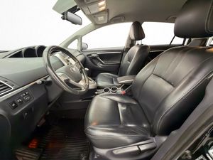 Toyota Verso bild 9