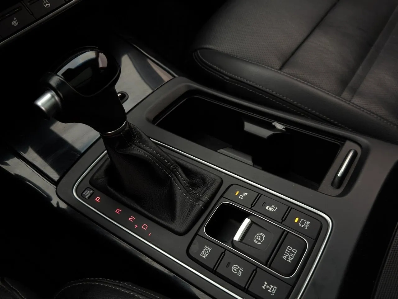 Vehicle image 25