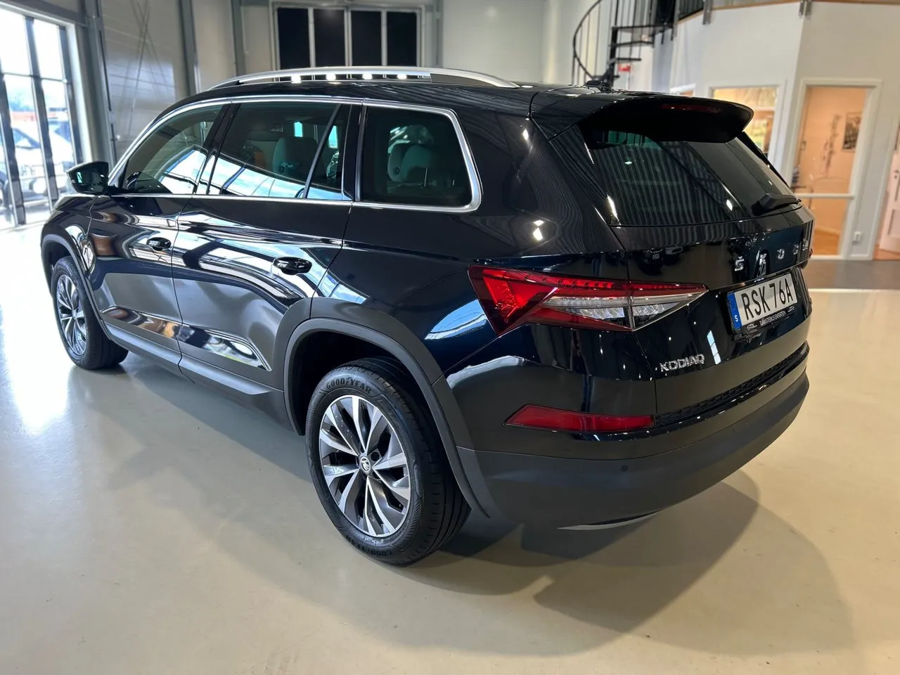 Vehicle image 3