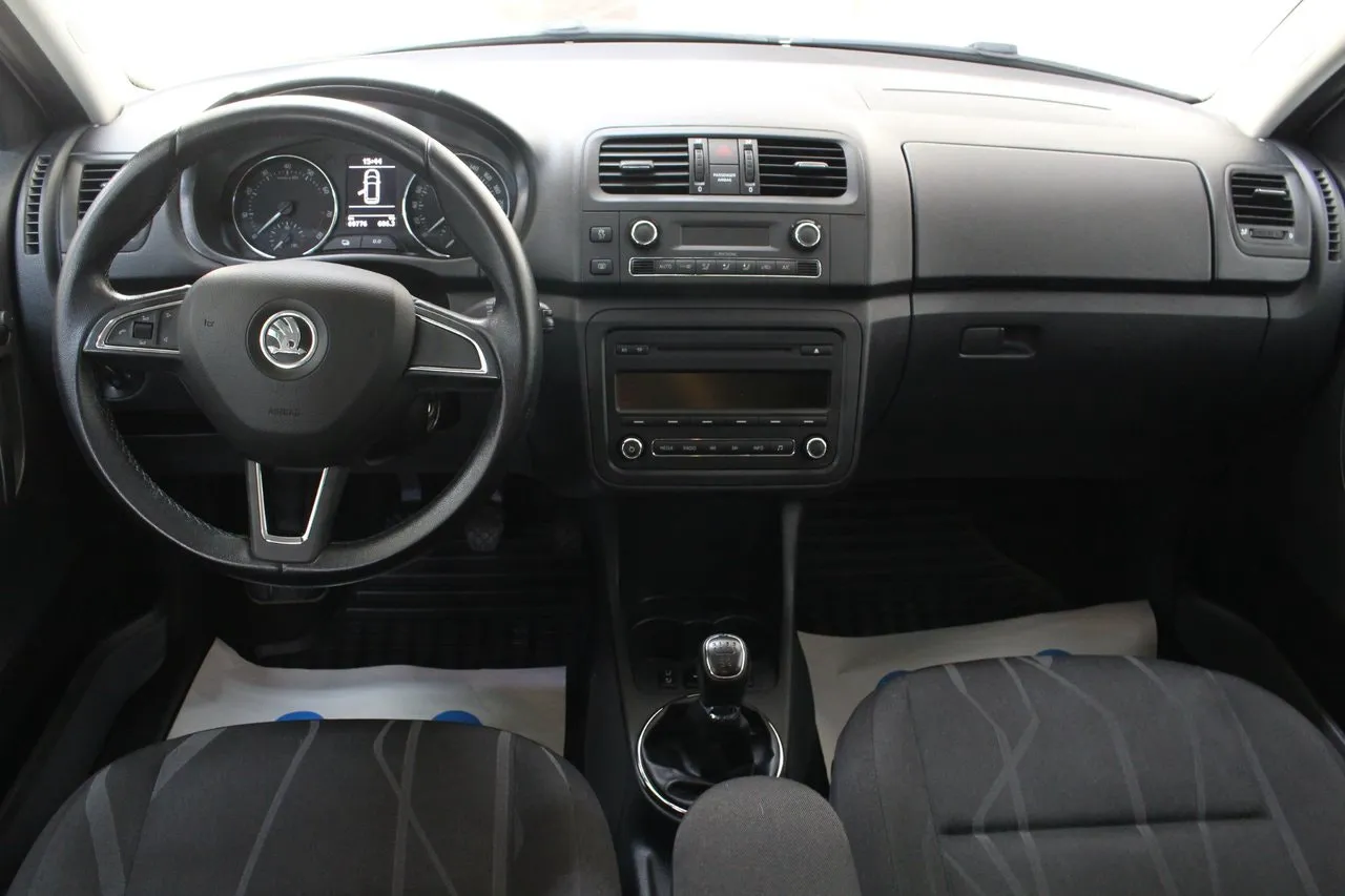 Vehicle image 12