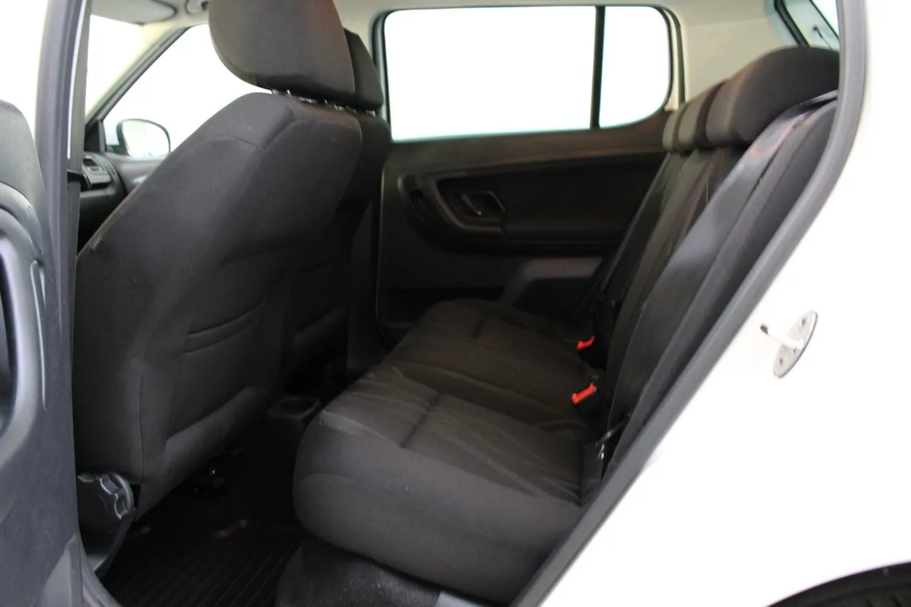 Vehicle image 14