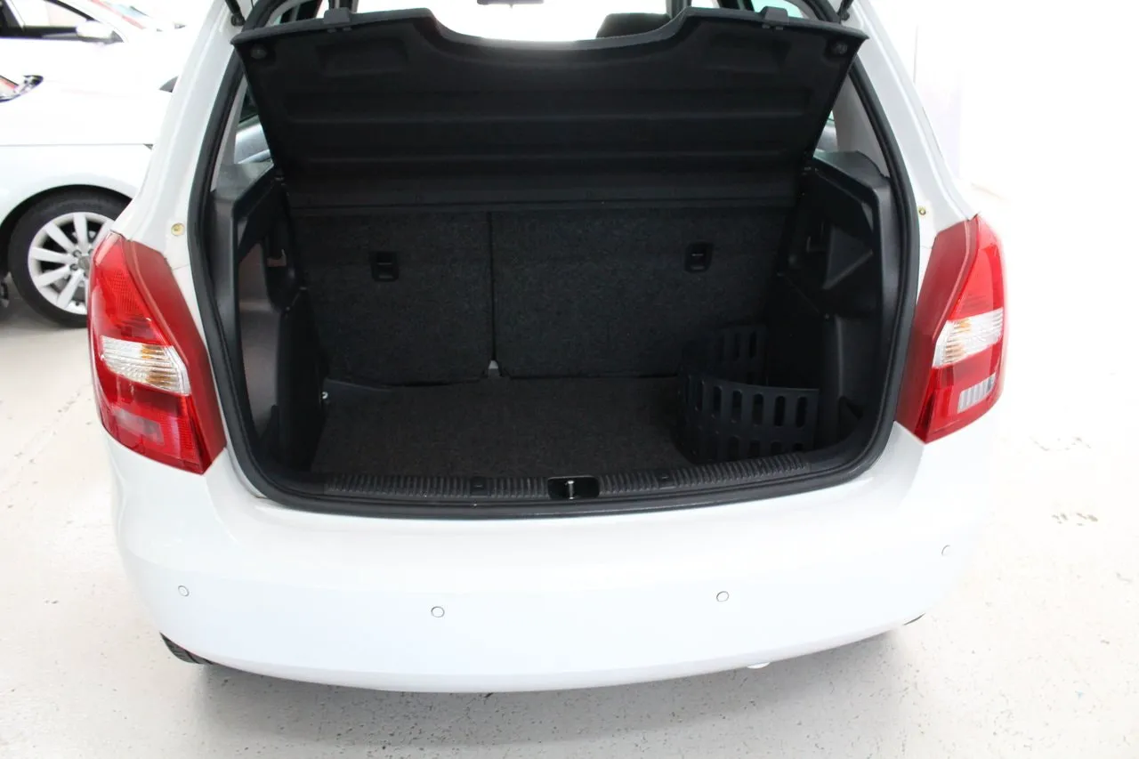 Vehicle image 21