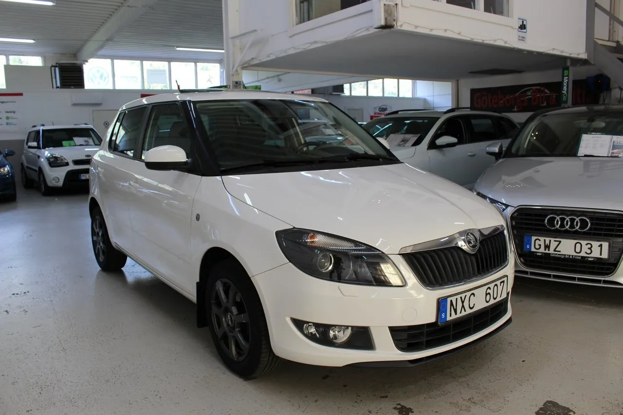 Vehicle image 6