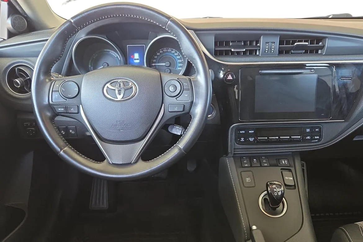 Vehicle image 11