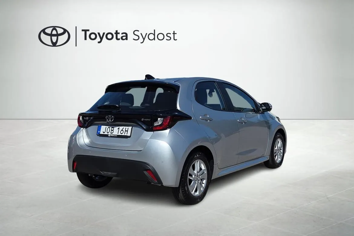 Vehicle image 7