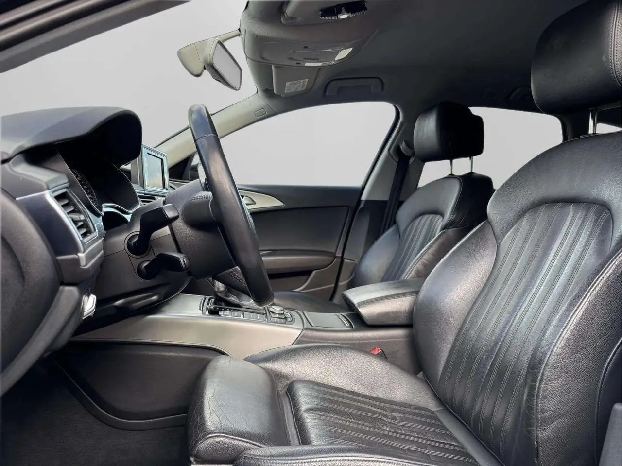 Vehicle image 7
