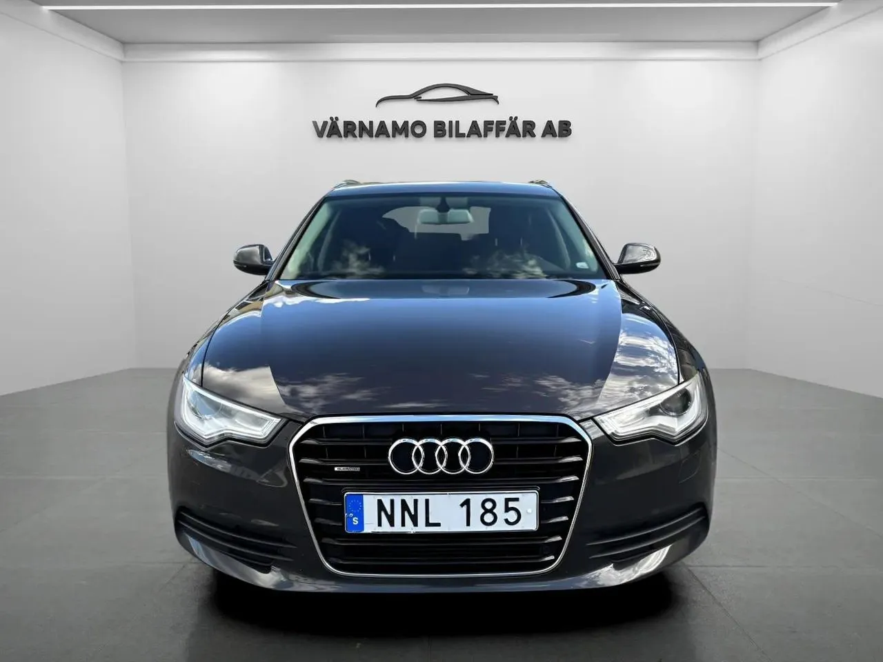 Vehicle image 6
