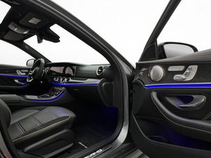 Mercedes E63 AMG bild 31