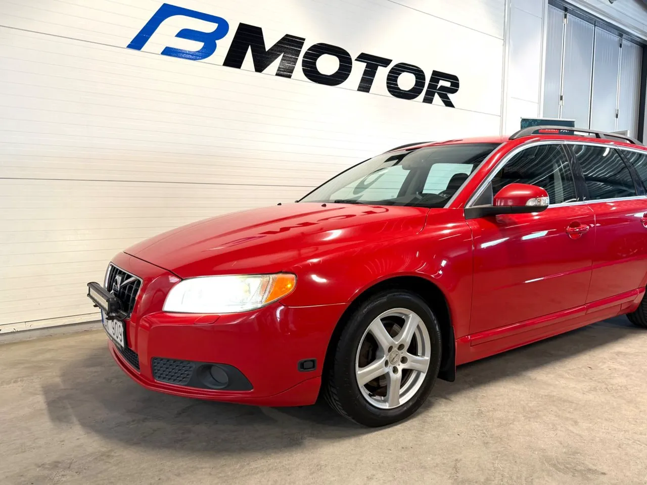 Vehicle image 7