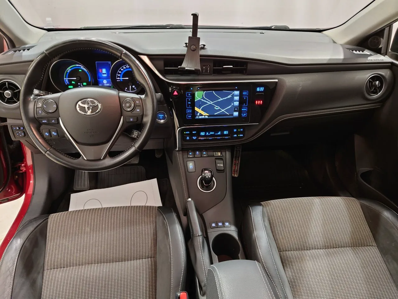 Vehicle image 8