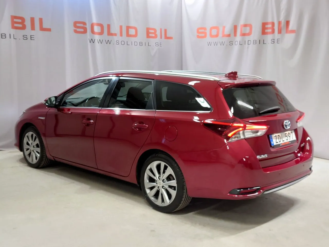 Vehicle image 5