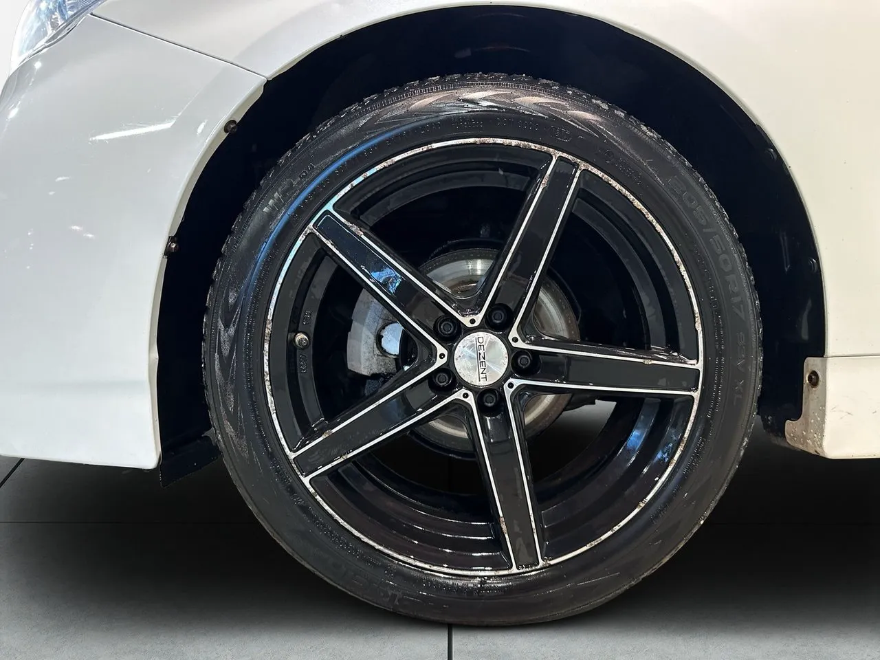 Vehicle image 20