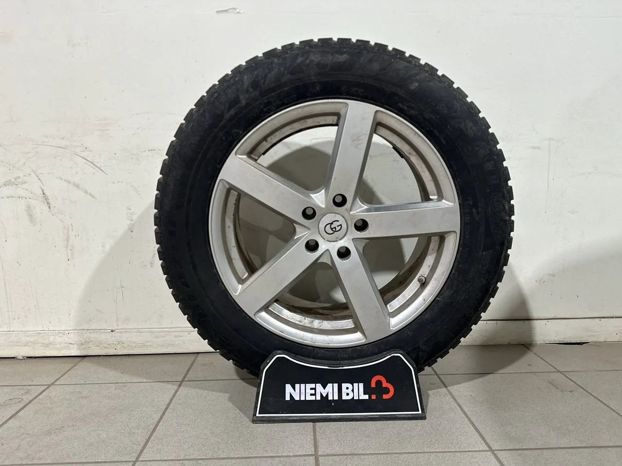 Vehicle image 16