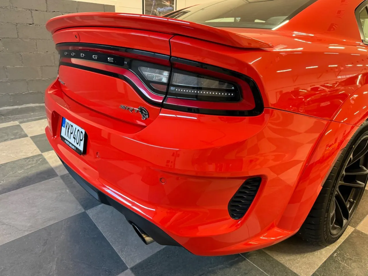 Vehicle image 19