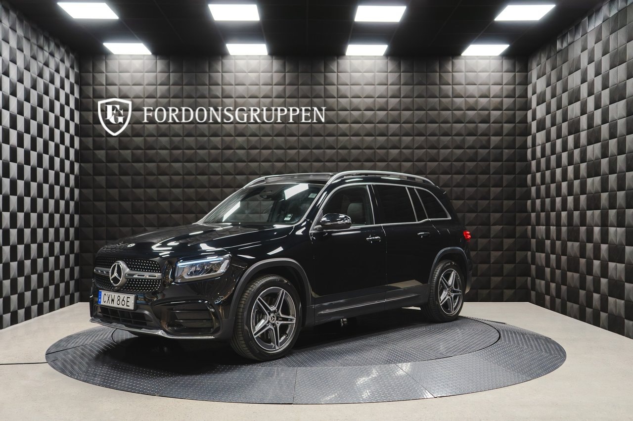Mercedes GLB220