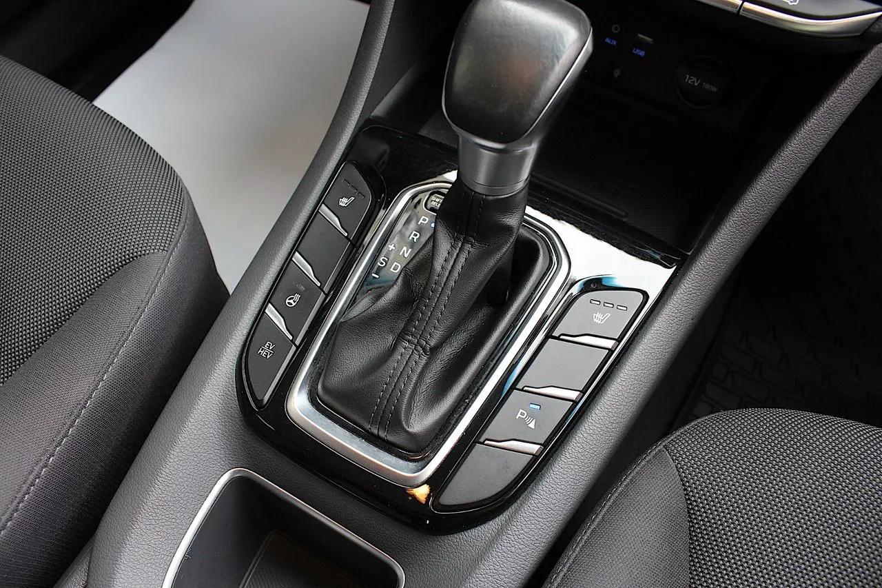 Vehicle image 24