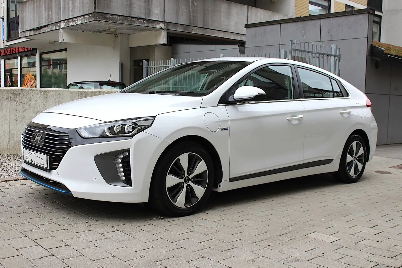 Vehicle image 8