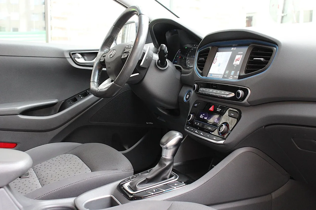 Vehicle image 21